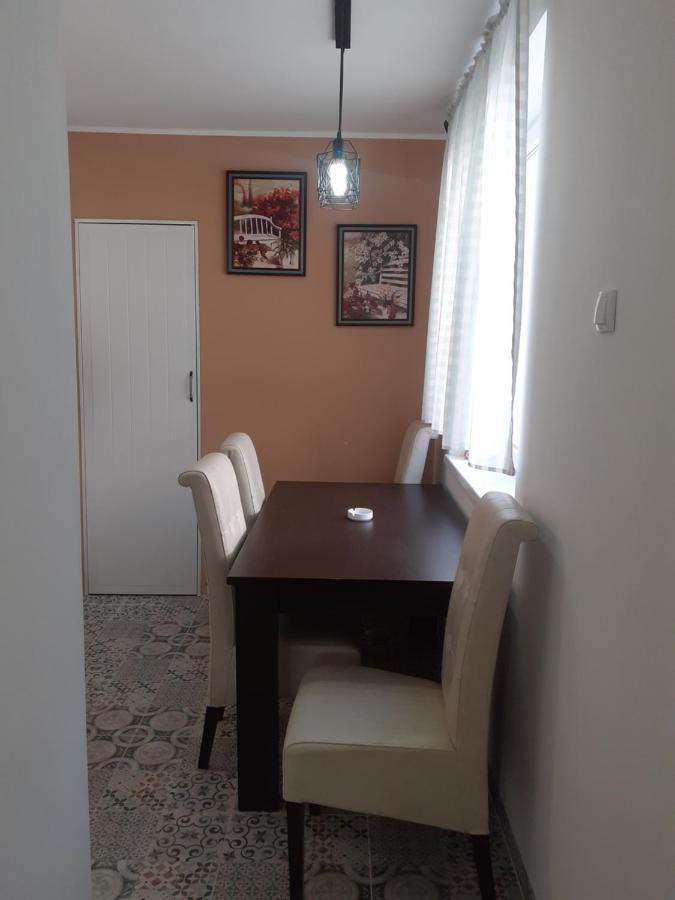 Apartman Jovana Sremska Mitrovica Exterior photo