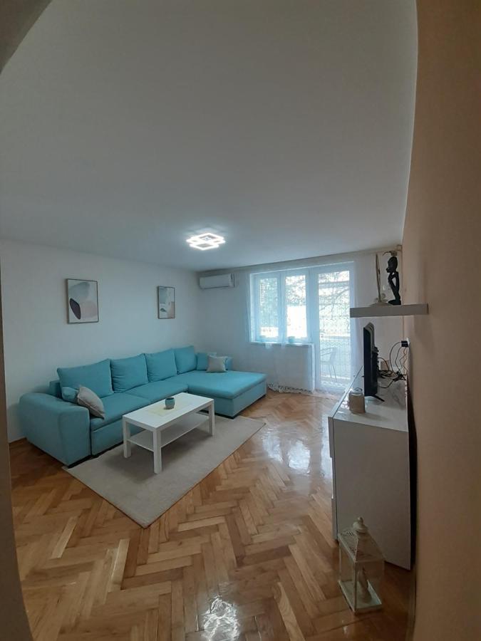 Apartman Jovana Sremska Mitrovica Exterior photo
