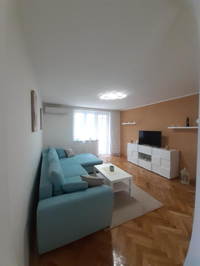 Apartman Jovana Sremska Mitrovica Exterior photo