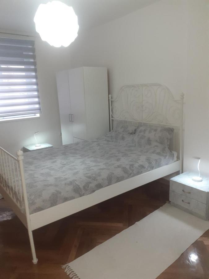 Apartman Jovana Sremska Mitrovica Exterior photo